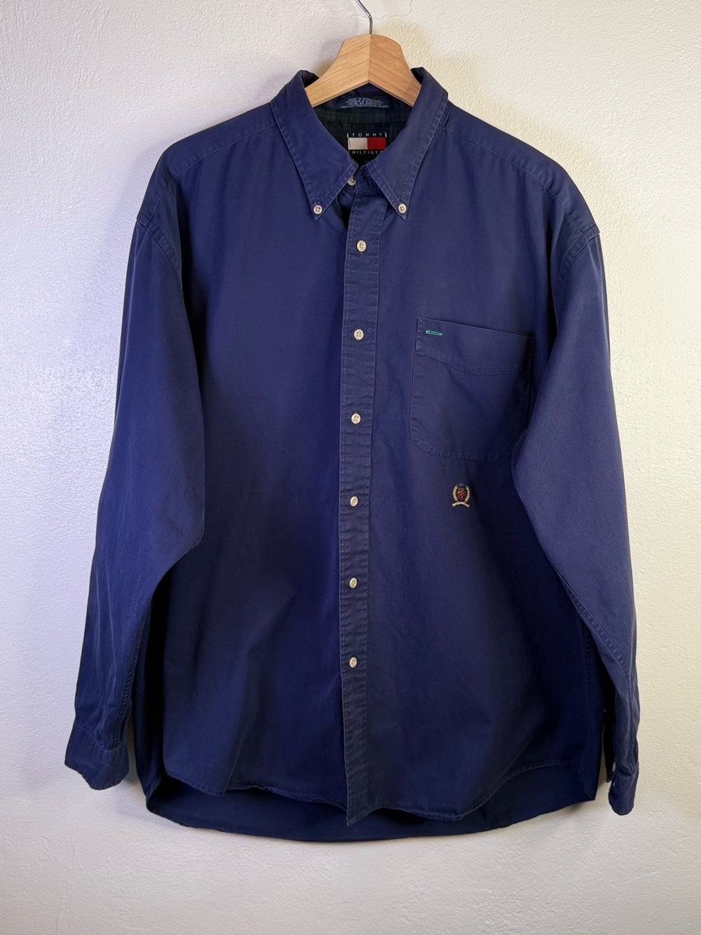 Tommy Hilfiger Men's Navy Button-Down Shirt w/ Embroidered Crest Logo Size Large